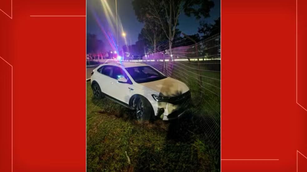 Motorista com sinais de embriaguez colide com cerca da residência oficial de Geraldo Alckmin em Brasília