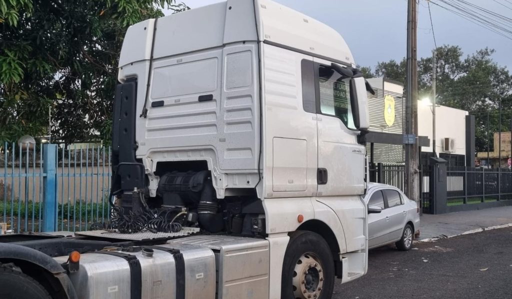 Caminhão roubado em Catalão é recuperado pela Polícia Civil em Itumbiara