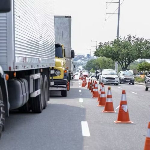 Aumento no preço do diesel eleva custo do frete e encarece alimentos