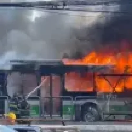 Avião que caiu em São Paulo explode ao tocar o solo