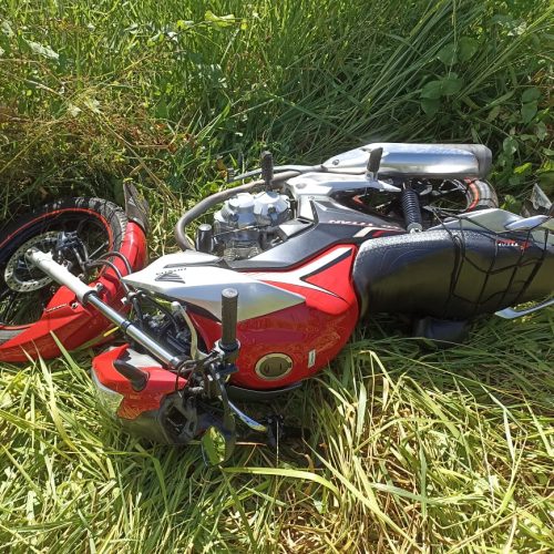 Colisão entre motocicletas deixa dois homens feridos em Catalão.